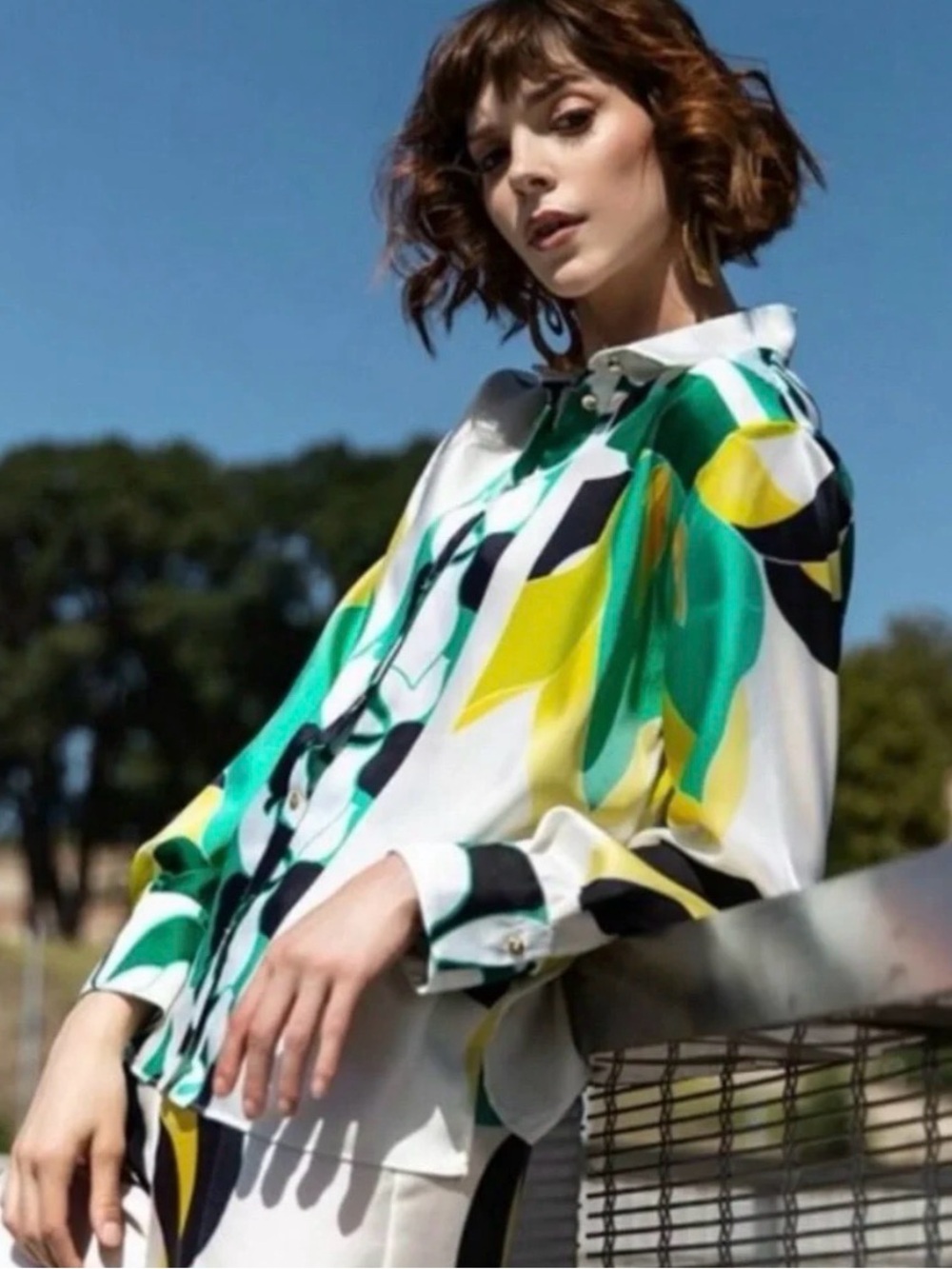 Zara Abstract Print Button Down Shirt in Green & White Like New